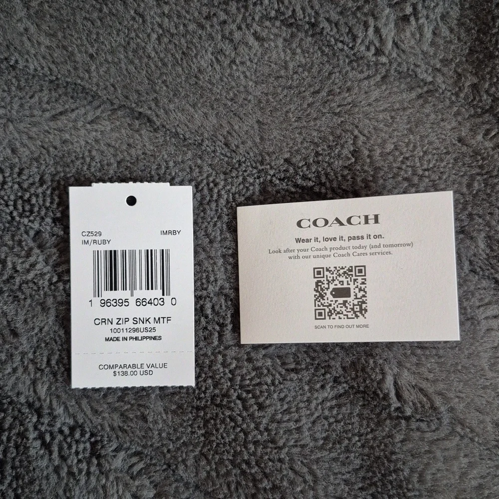 Coach Year Of The Snake Ruby Red Leather Corner Zip Wristlet, New With Tags - Picture 3 of 16